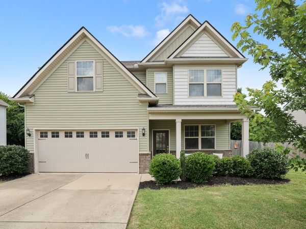 8015 Regiment Dr , Spring Hill, TN 37174