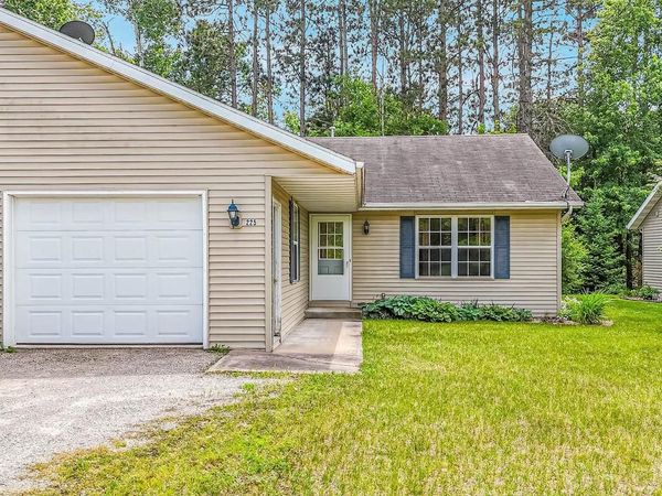 225 E CENTER STREET, Wautoma, WI 54982