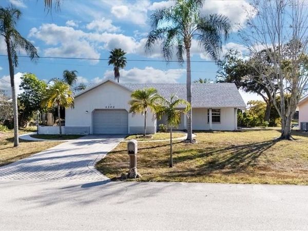 2304 NE 23rd PL, CAPE CORAL, FL 33909