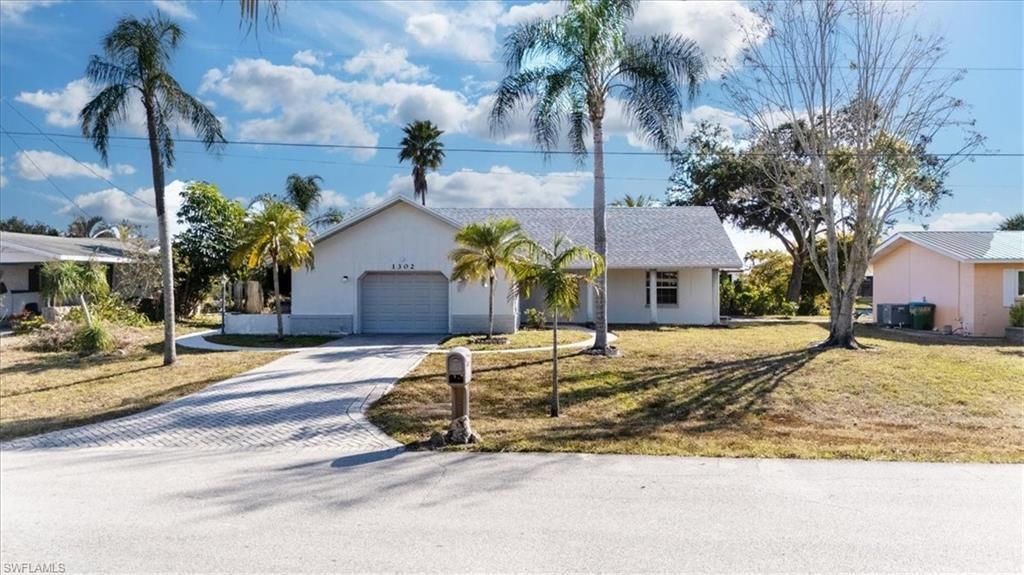 2304 NE 23rd Pl , Cape Coral, FL 33909 Photo