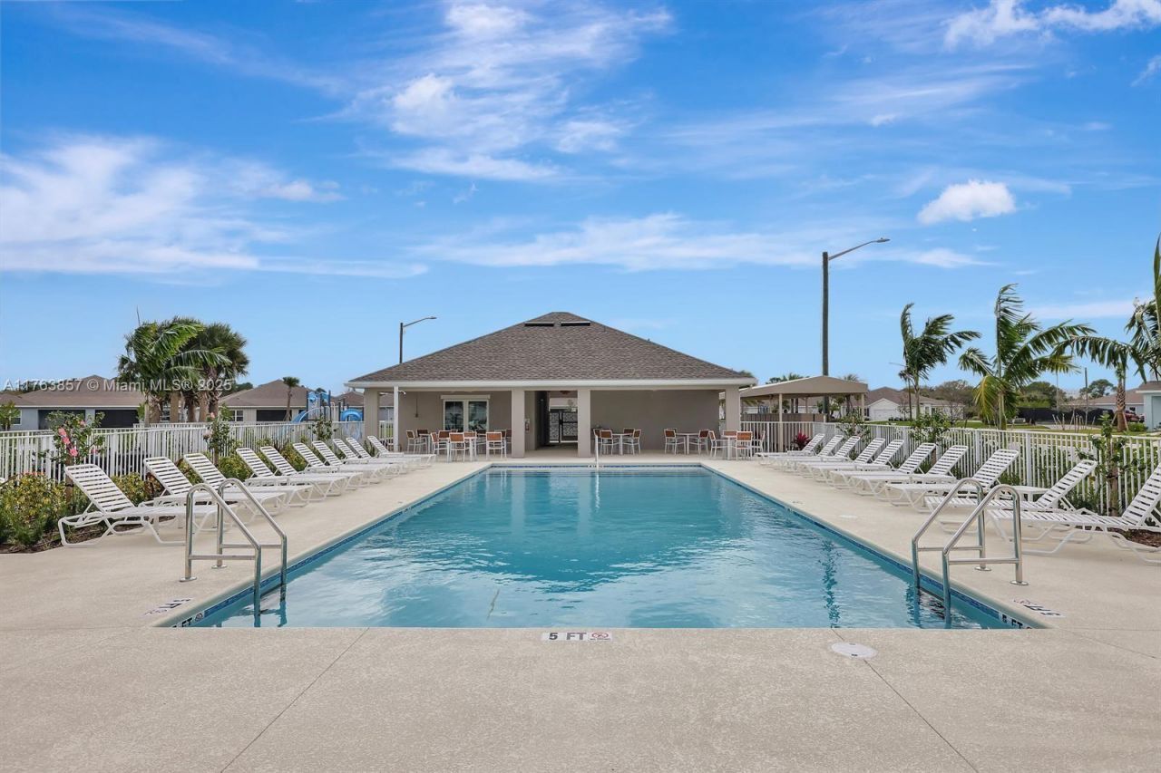 285 Raspberry Road, Fort Pierce, FL 34981 Photo