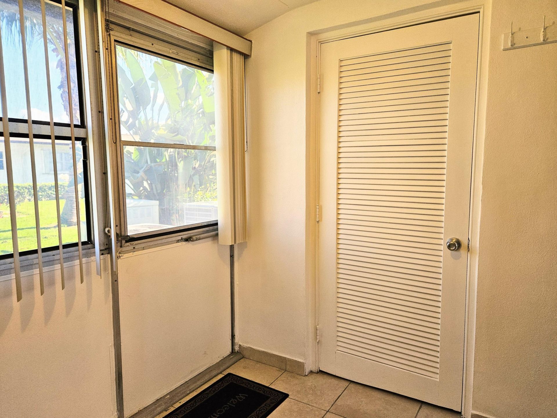 2950 Crosley Drive E, Unit C, West Palm Beach, FL 33415 Photo