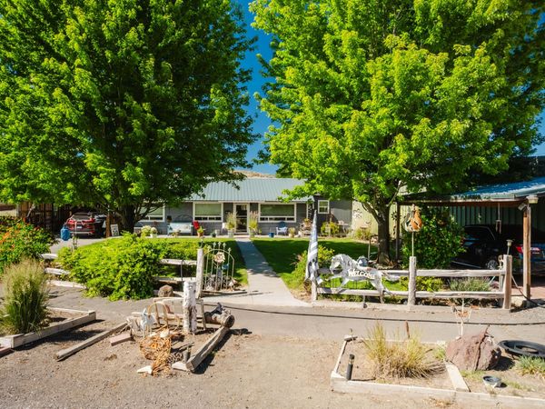 3203 Old Midland Road, Klamath Falls, OR 97603
