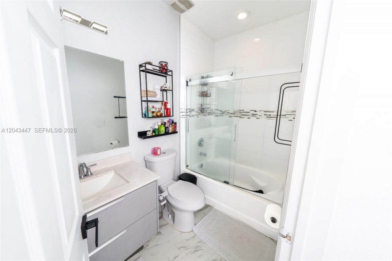 11101 NW 83rd St , Unit 201, Doral, FL 33178 Photo