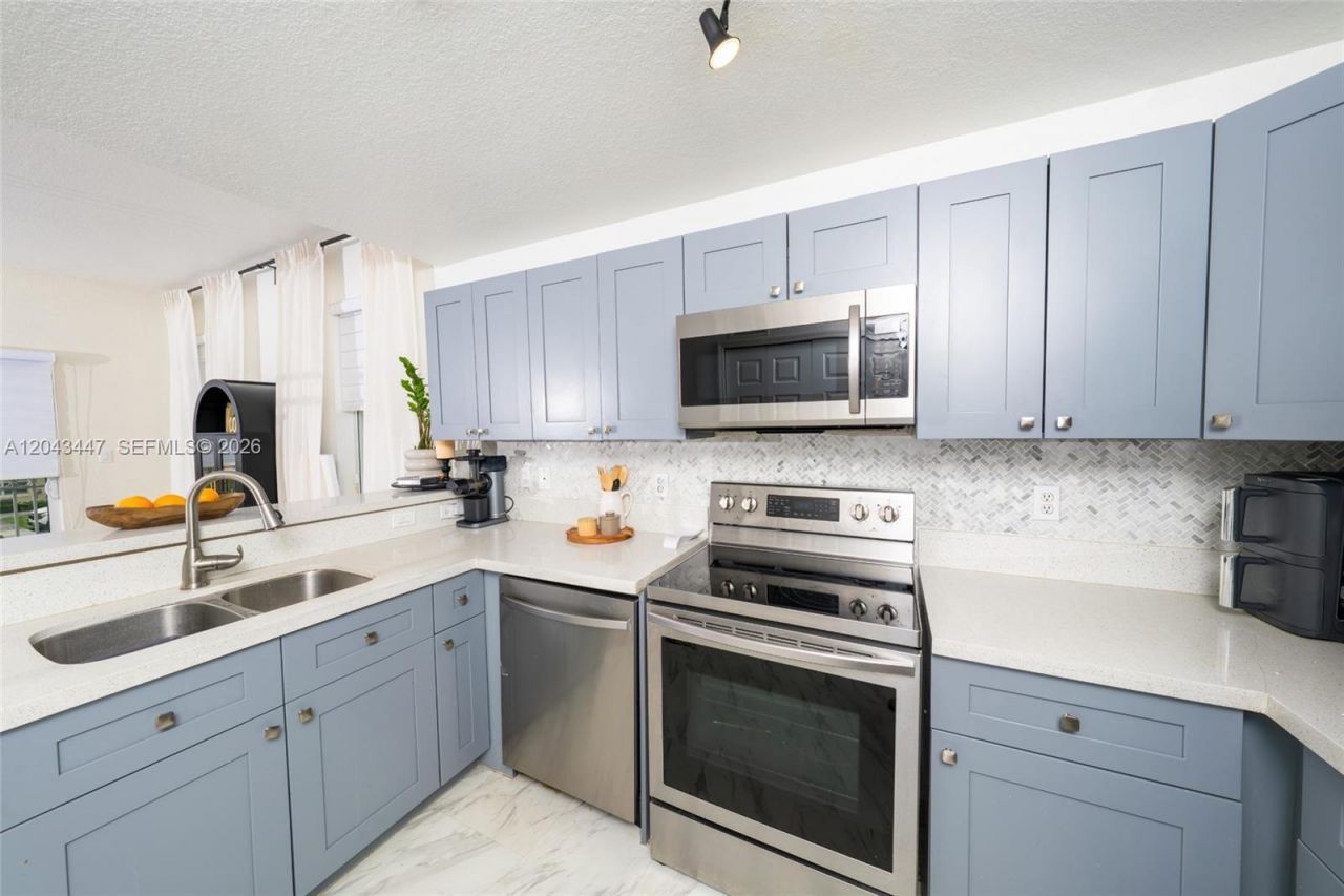 11101 NW 83rd St , Unit 201, Doral, FL 33178 Photo