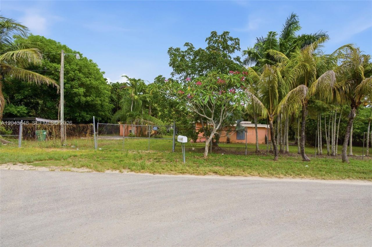 15401 SW 240th St, Homestead, FL 33032 Photo