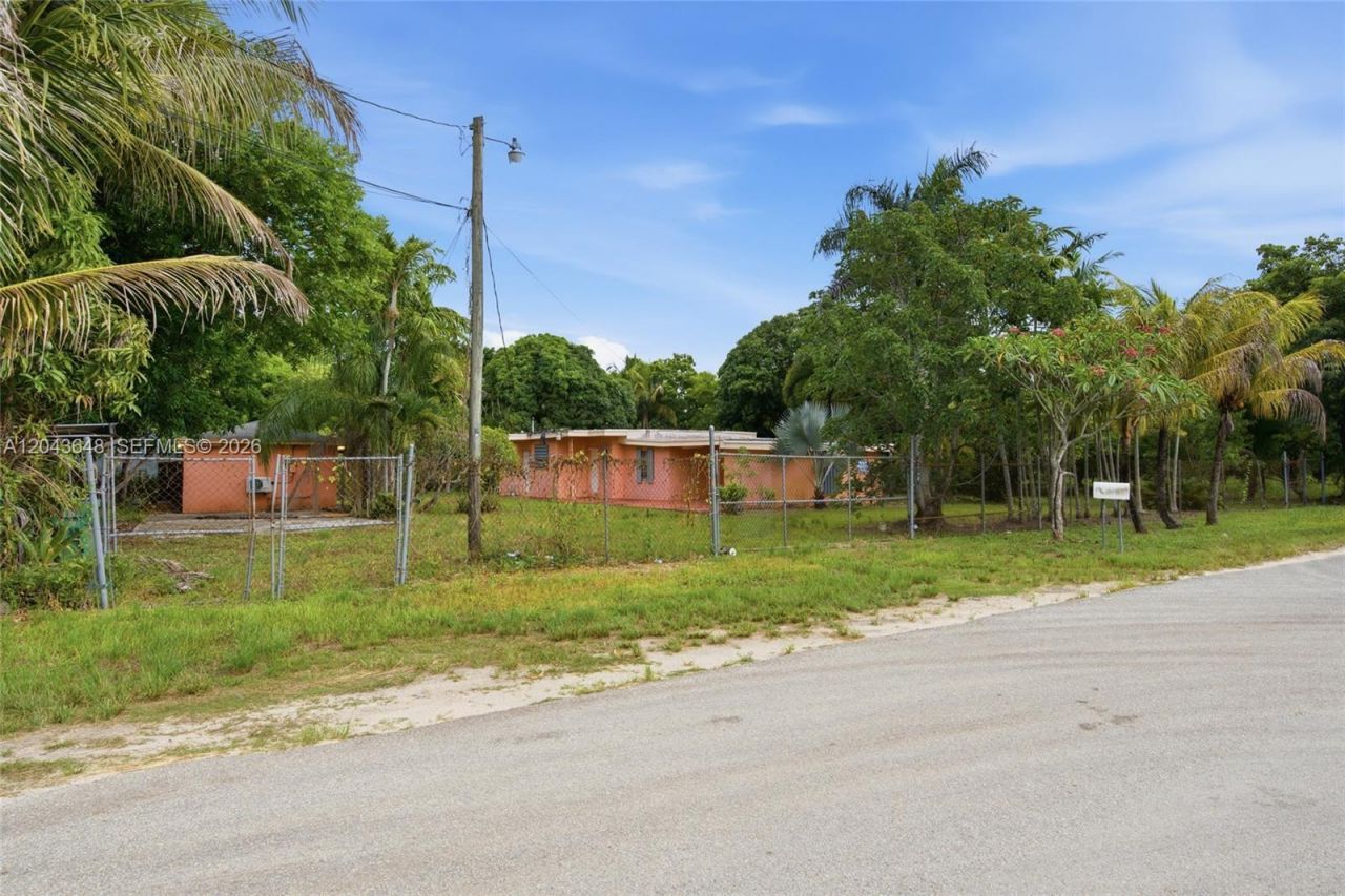 15401 SW 240th St, Homestead, FL 33032 Photo