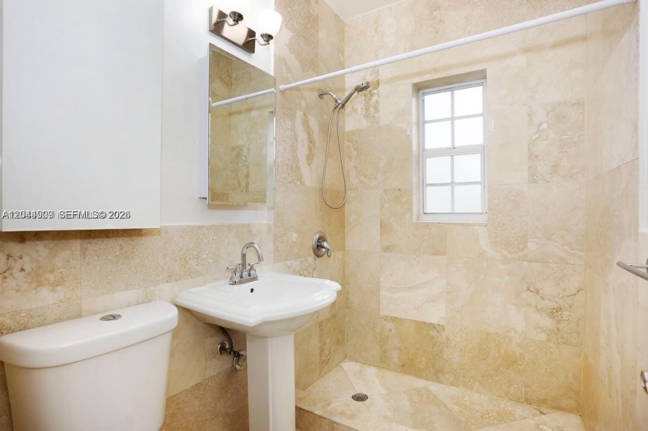 237 Madeira Ave, Unit 3, Coral Gables, FL 33134 Photo