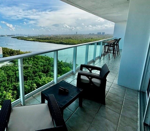 100 Bayview Dr, Unit 2124, Sunny Isles Beach, FL 33160 Photo