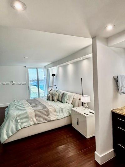 100 Bayview Dr, Unit 2124, Sunny Isles Beach, FL 33160 Photo