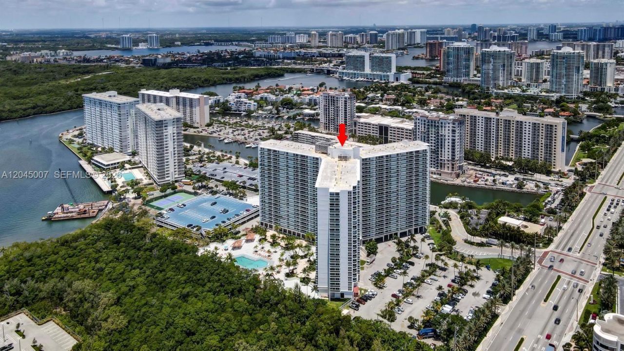 100 Bayview Dr, Unit 2124, Sunny Isles Beach, FL 33160 Photo