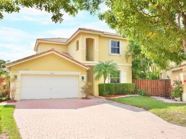 4534 NW 94th Pl , Doral, FL 33178