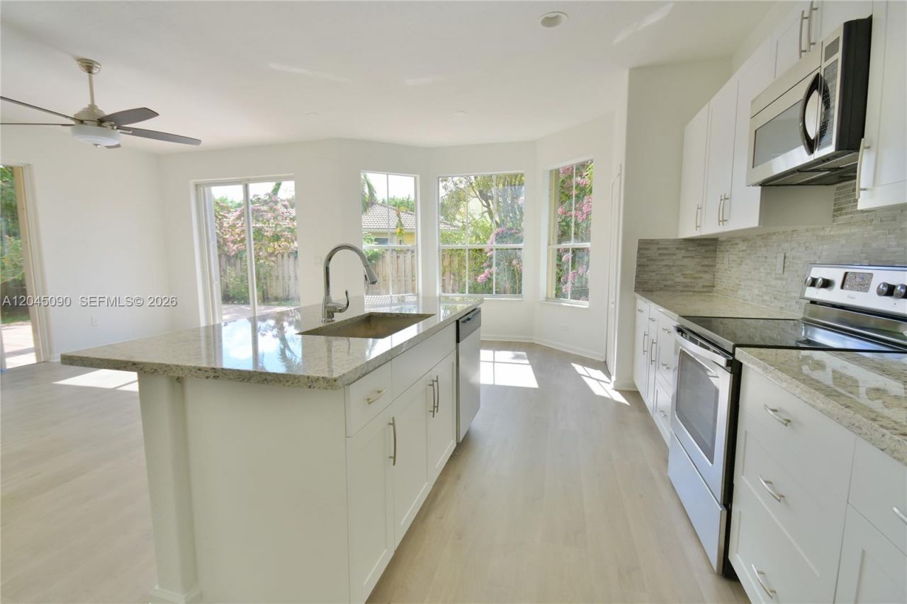 4534 NW 94th Pl , Doral, FL 33178 Photo
