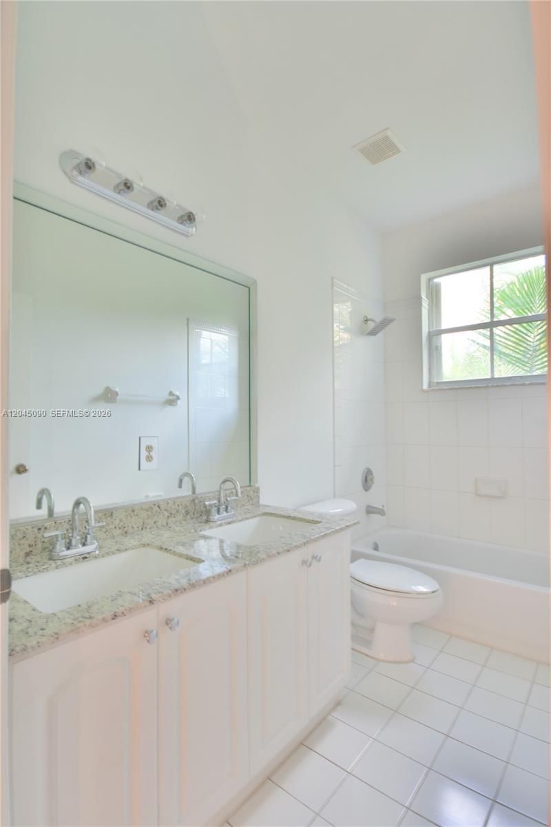 4534 NW 94th Pl , Doral, FL 33178 Photo