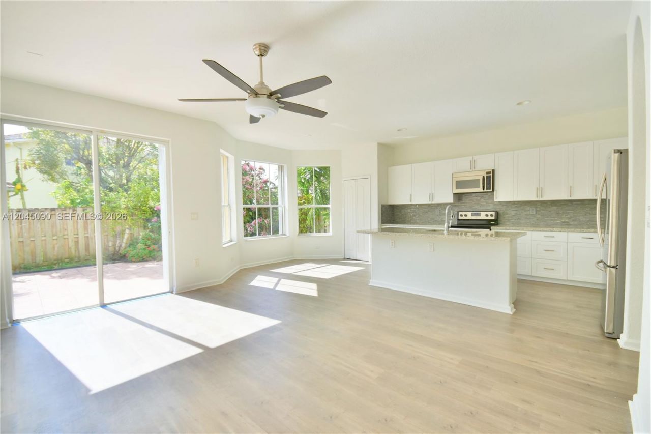 4534 NW 94th Pl , Doral, FL 33178 Photo