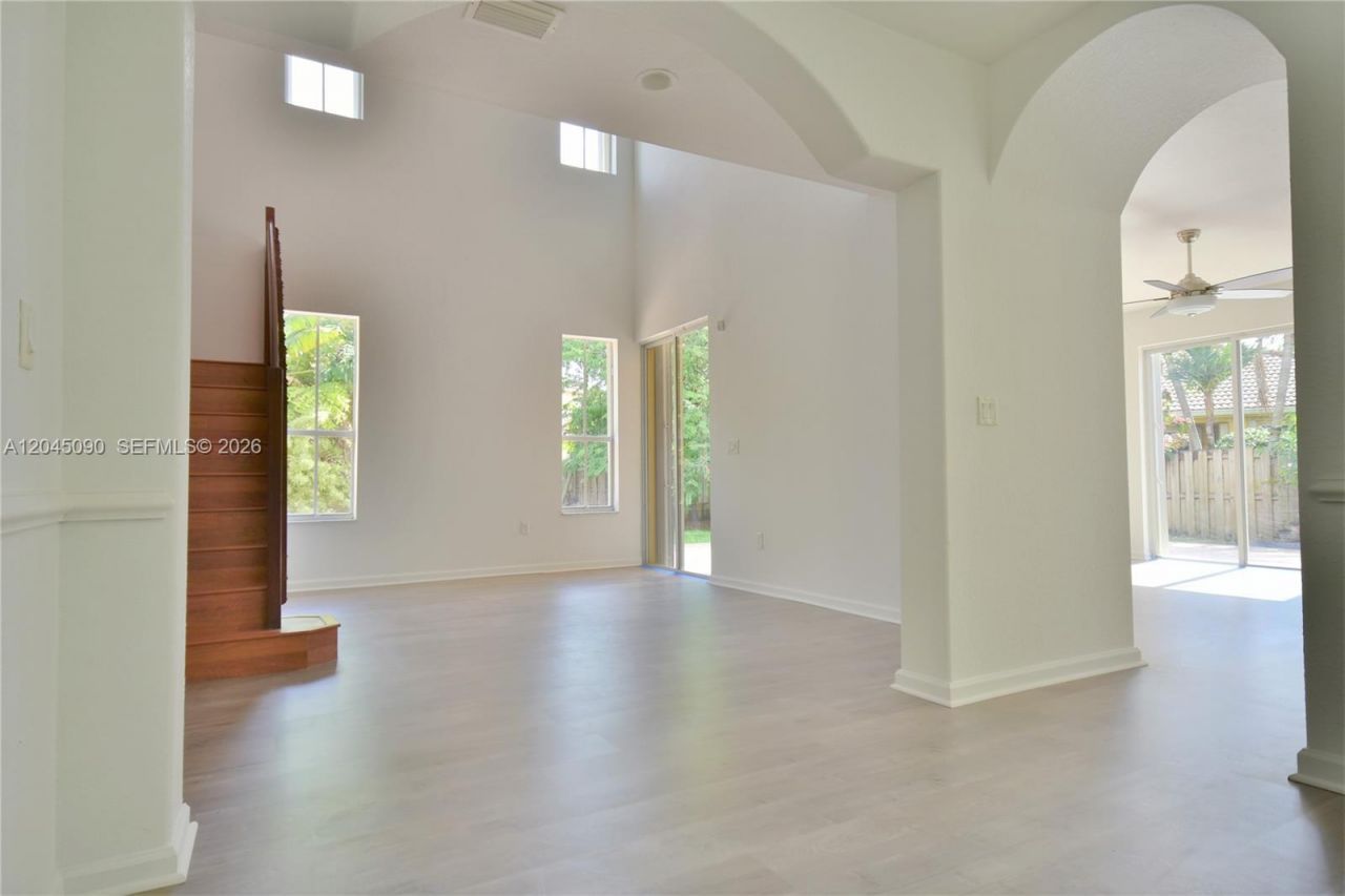 4534 NW 94th Pl , Doral, FL 33178 Photo