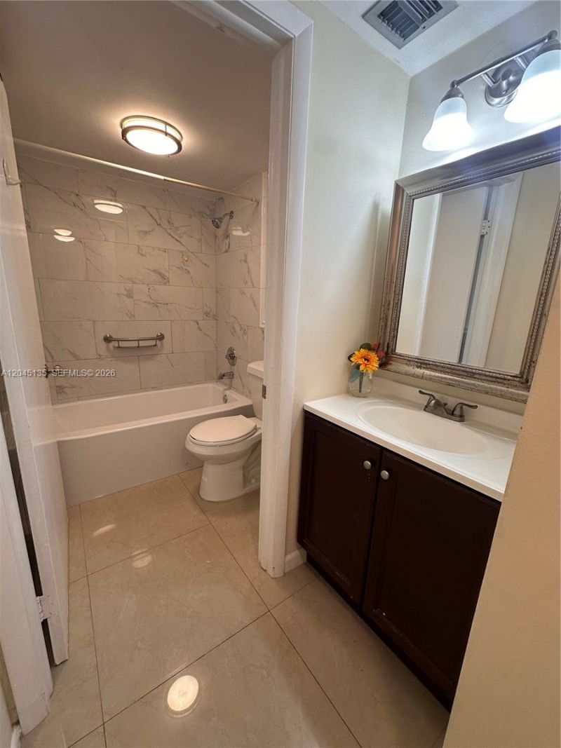 10845 SW 112th Ave , Unit 211, Miami, FL 33176 Photo