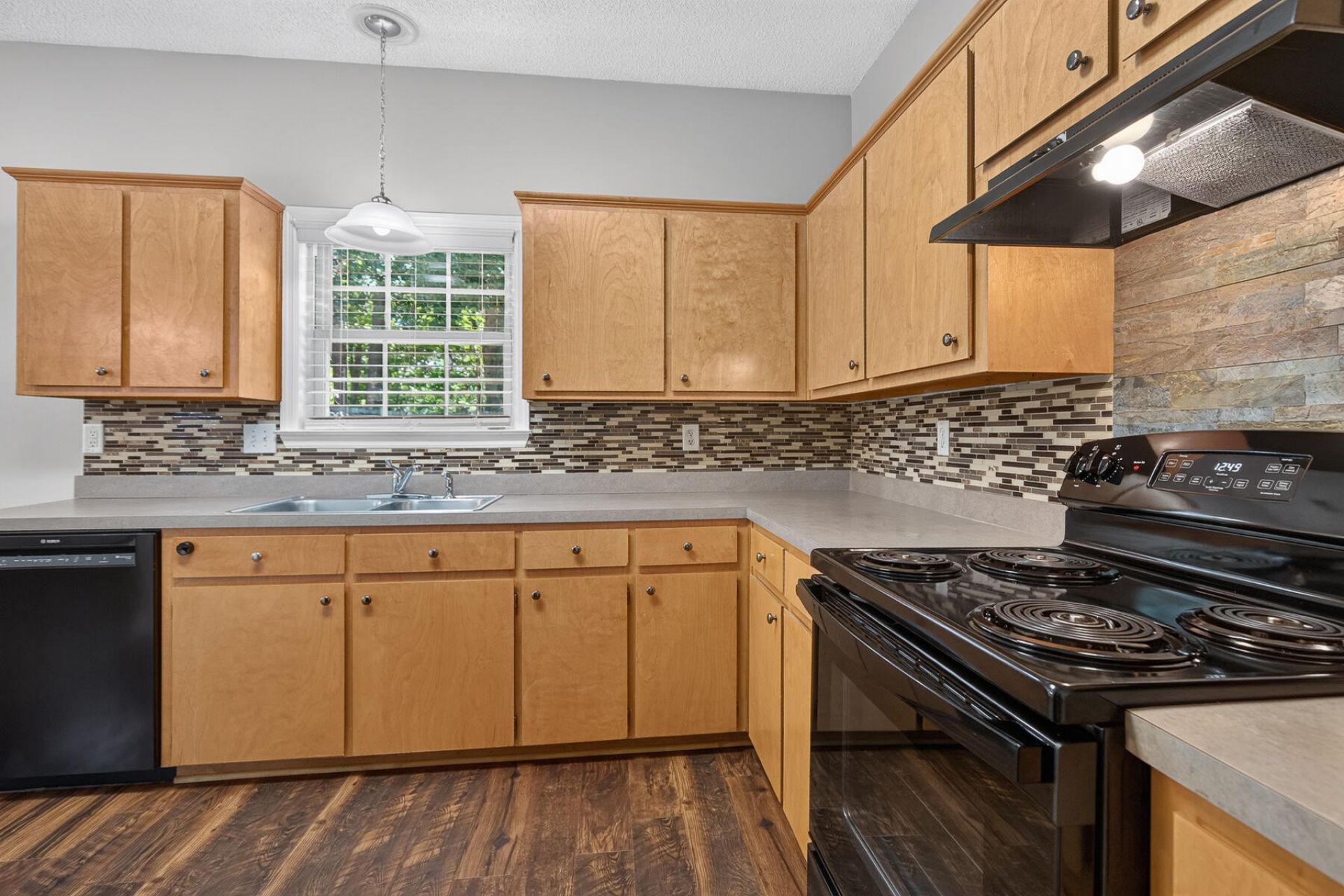 132 Paddock Way Photo 14