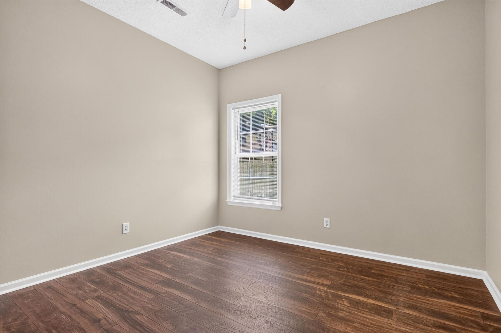 132 Paddock Way Photo 19