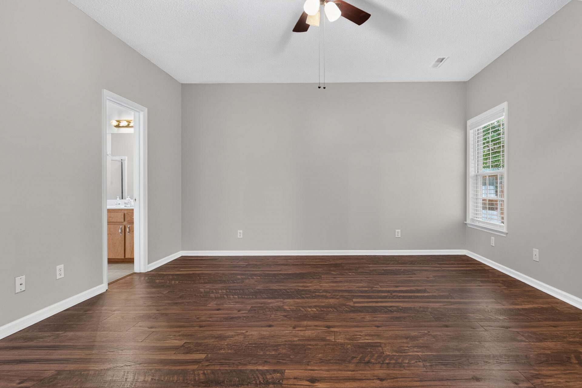 132 Paddock Way Photo 29