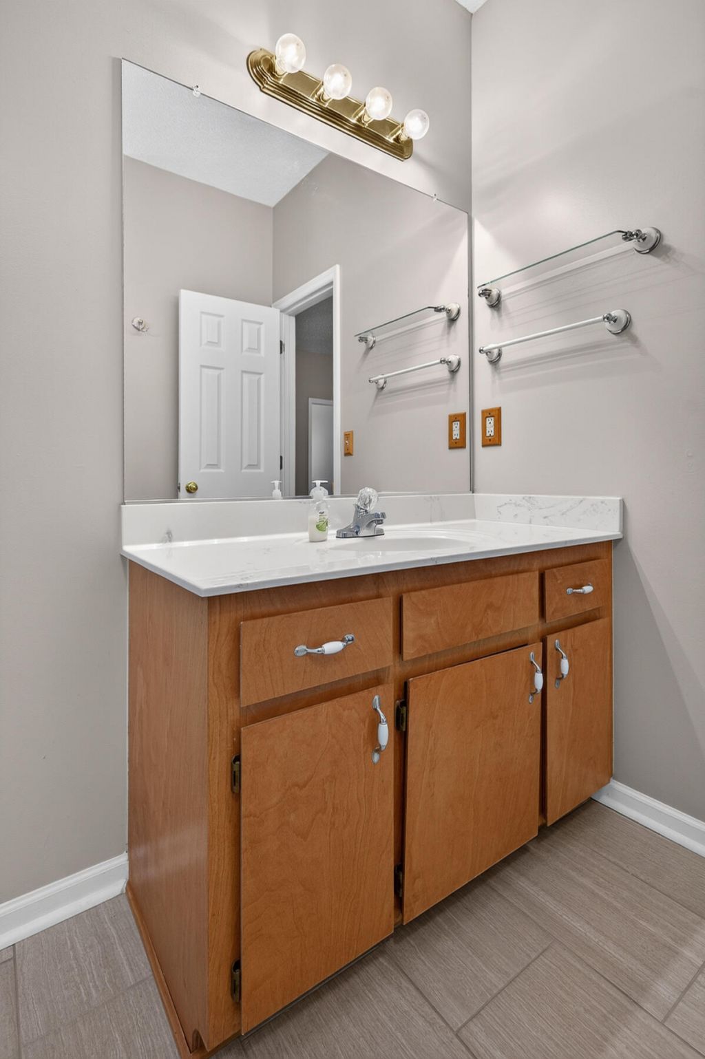 132 Paddock Way Photo 36