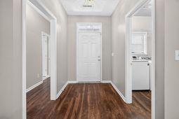 132 Paddock Way photo 4