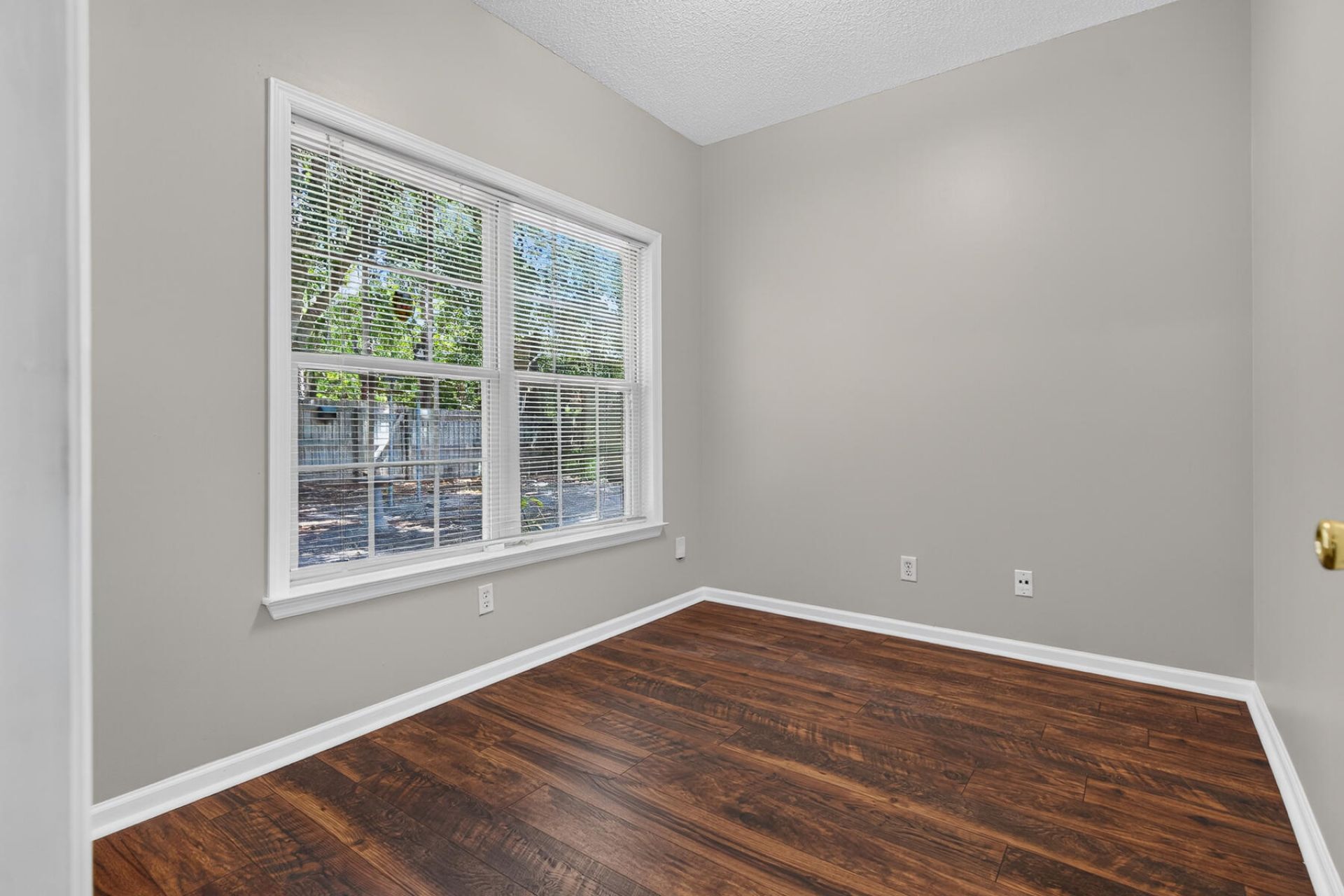 132 Paddock Way Photo 40