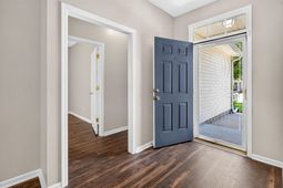 132 Paddock Way photo 4