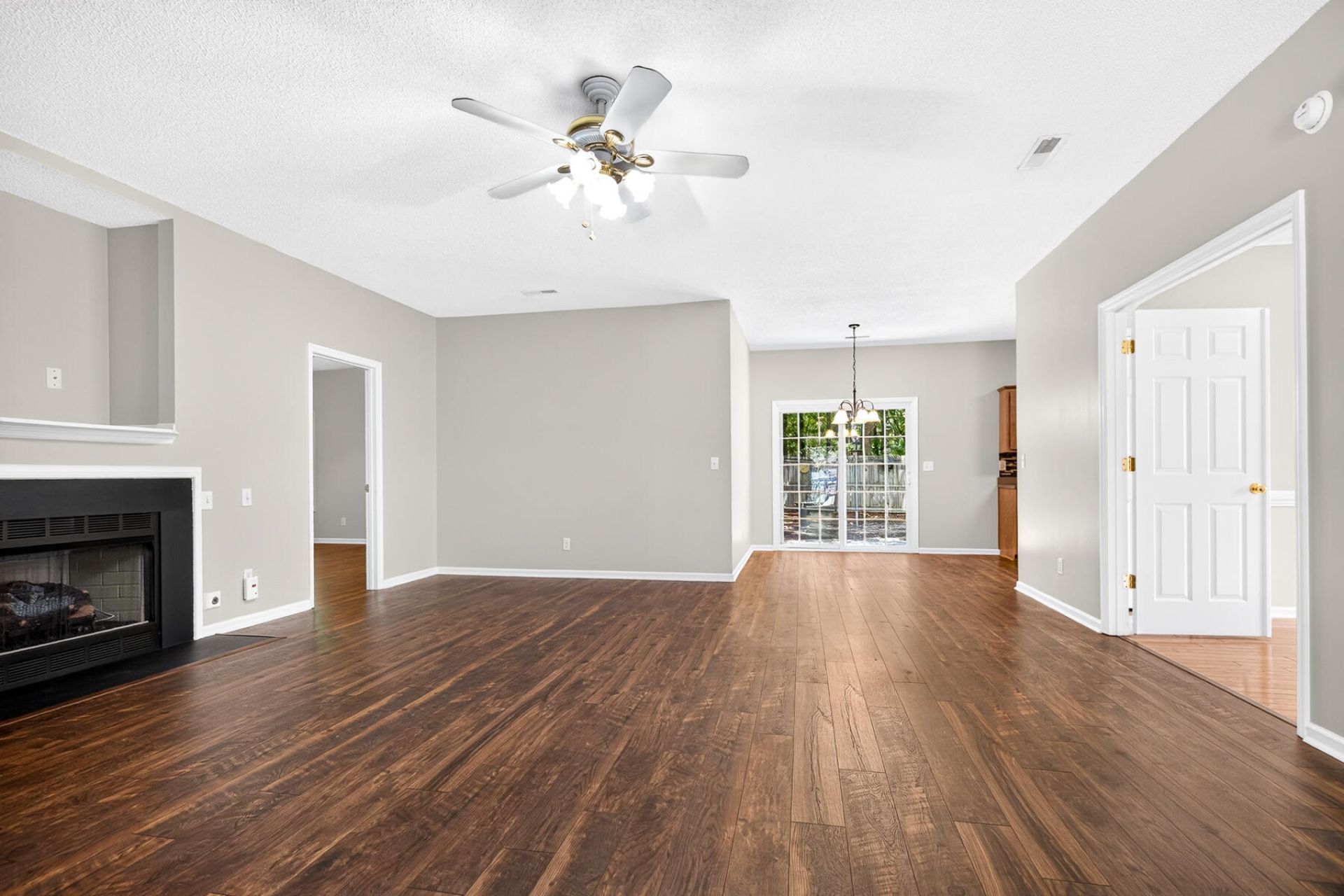 132 Paddock Way Photo 6