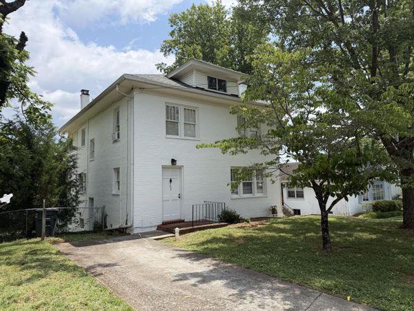 502 N Market ST , Salem, VA 24153