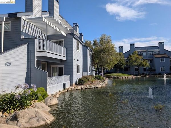 429 Cork Harbour CIR, Unit APT G, Redwood City, CA 94065