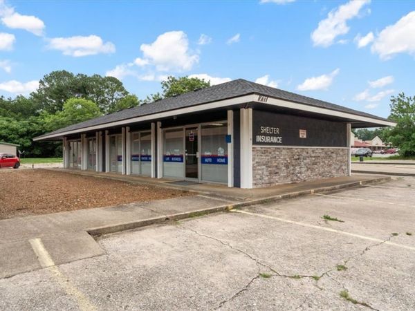 711 S Mount Olive Street , Siloam Springs, AR 72761