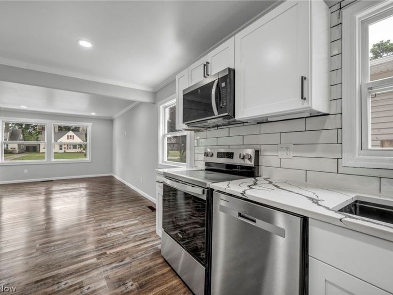 23928 Knickerbocker Road, Bay Village, OH 44140 Photo 10