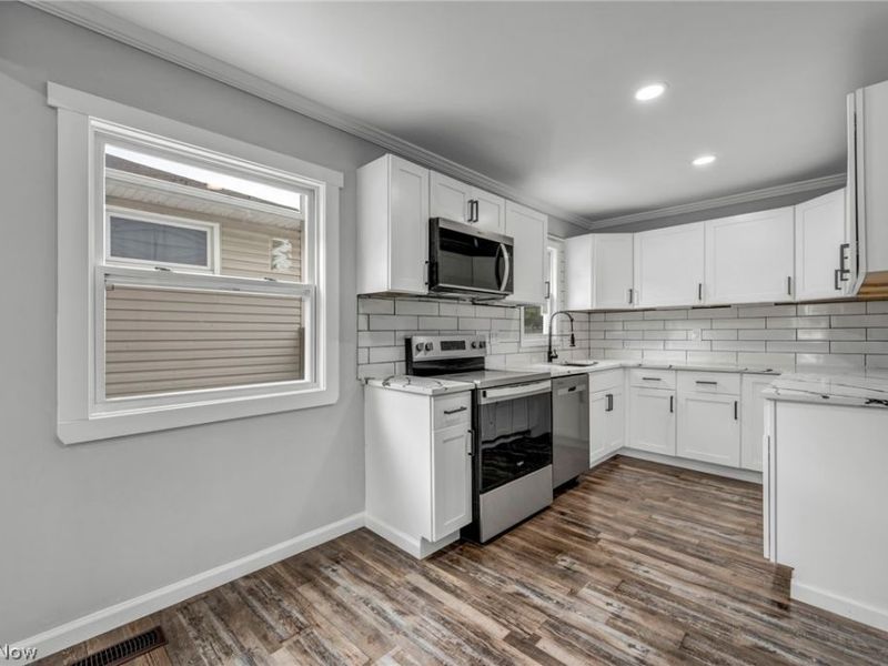 23928 Knickerbocker Road, Bay Village, OH 44140 Photo 12