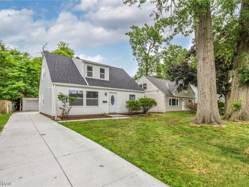 23928 Knickerbocker Road, Bay Village, OH 44140 Photo 3
