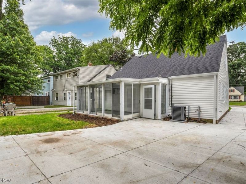 23928 Knickerbocker Road, Bay Village, OH 44140 Photo 6