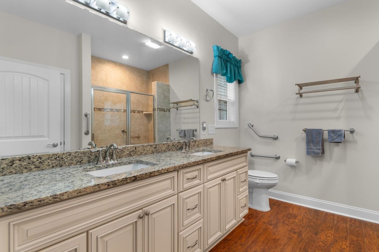 804 Helms Way Photo 16