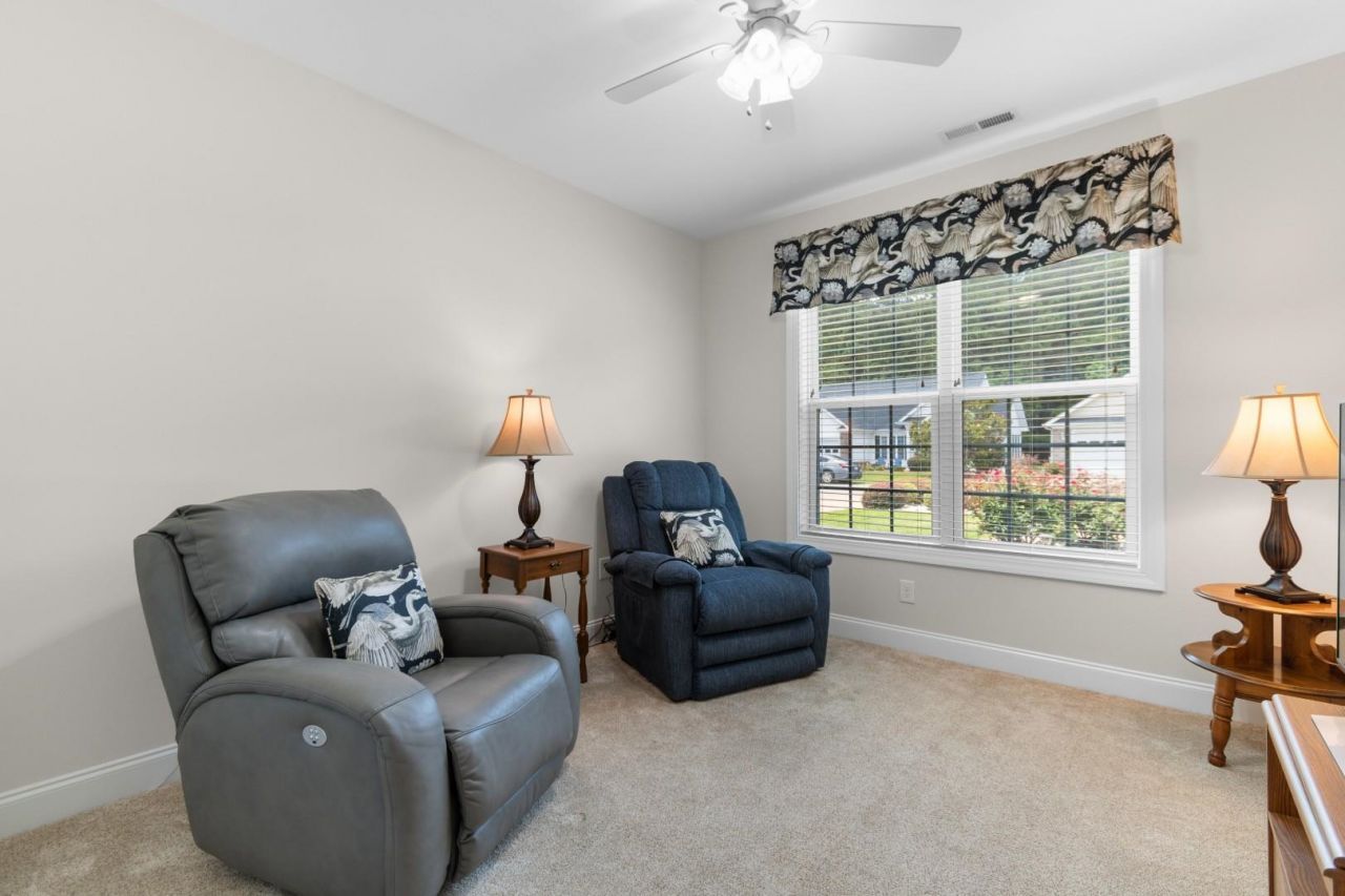 804 Helms Way Photo 22
