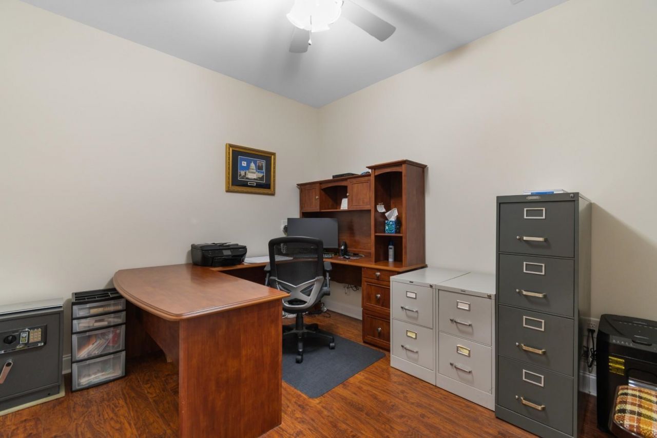 804 Helms Way Photo 24
