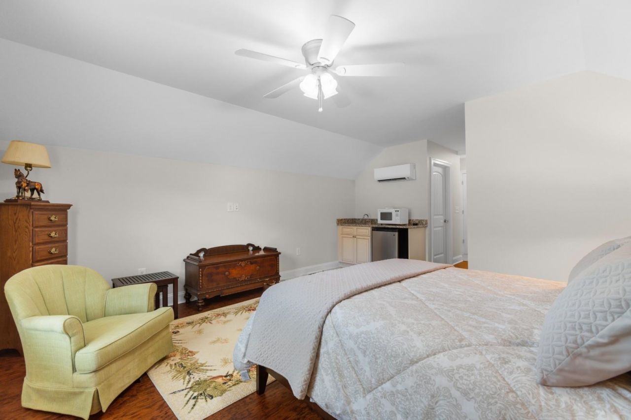 804 Helms Way Photo 26
