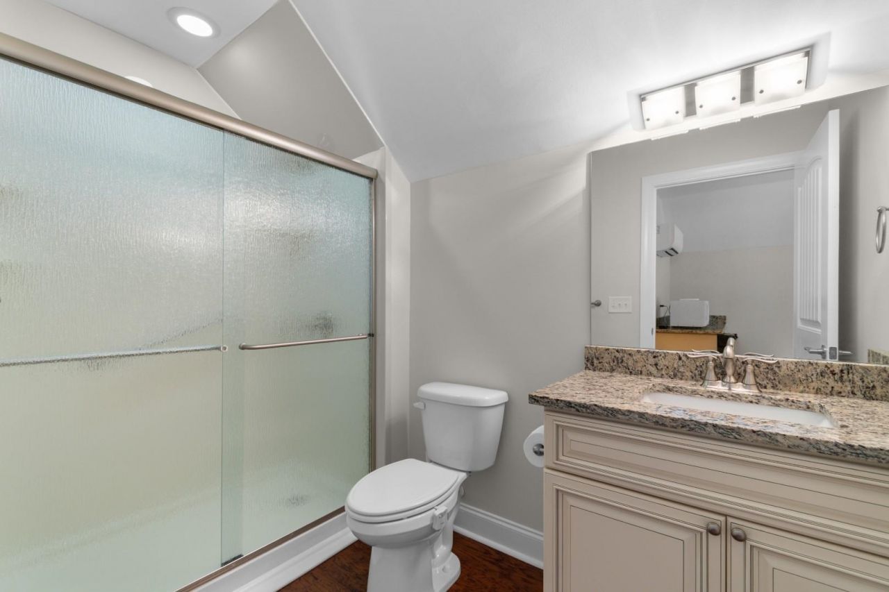 804 Helms Way Photo 28