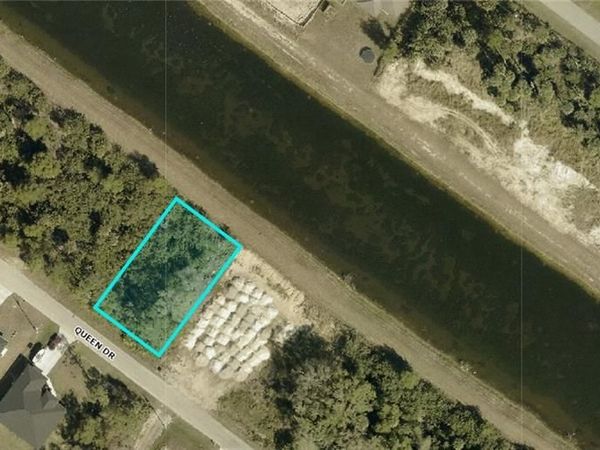 2620 Queen DR , LEHIGH ACRES, FL 33971