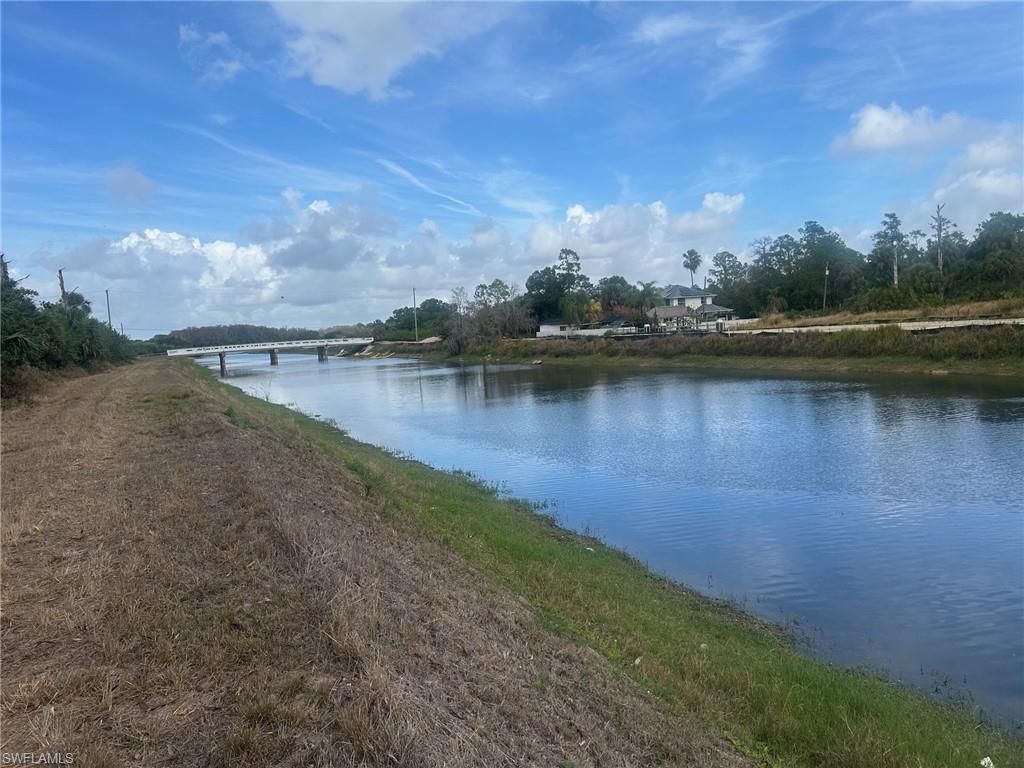2620 Queen Dr , Lehigh Acres, FL 33971 Photo