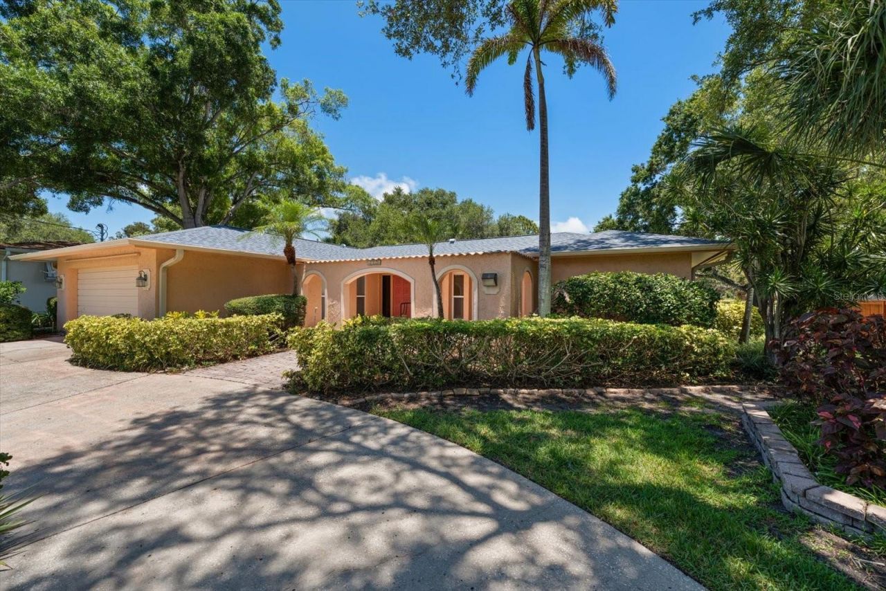 1218 St Andrews Drive, Dunedin, FL 34698 Main Photo