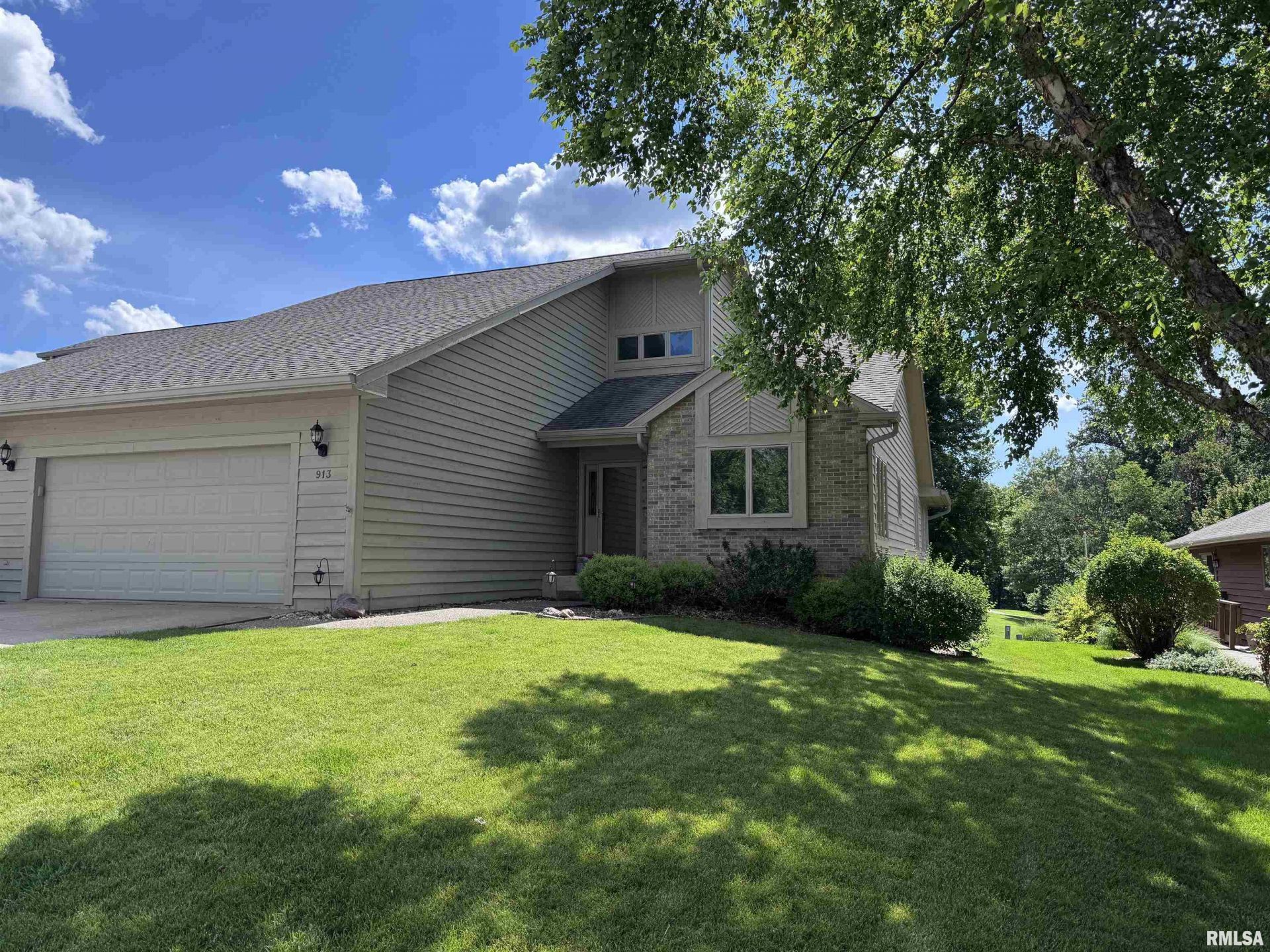 913 Bayberry Lane, Macomb, IL 61455 Main Photo