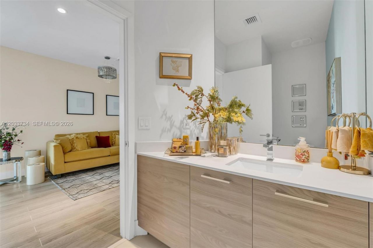 1300 S Miami Ave , Unit PH5110, Miami, FL 33130 Photo
