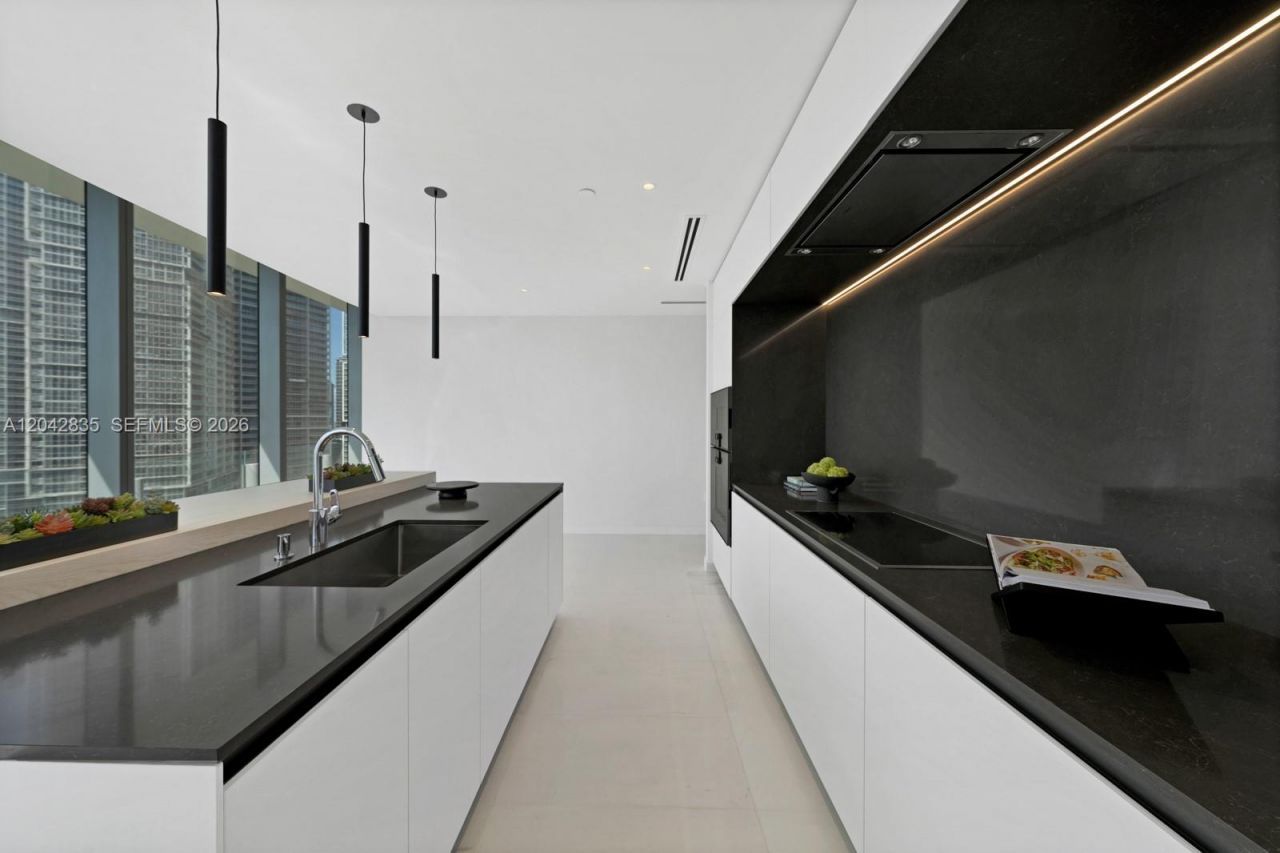 300 Biscayne Boulevard Way , Unit 2701, Miami, FL 33131 Photo