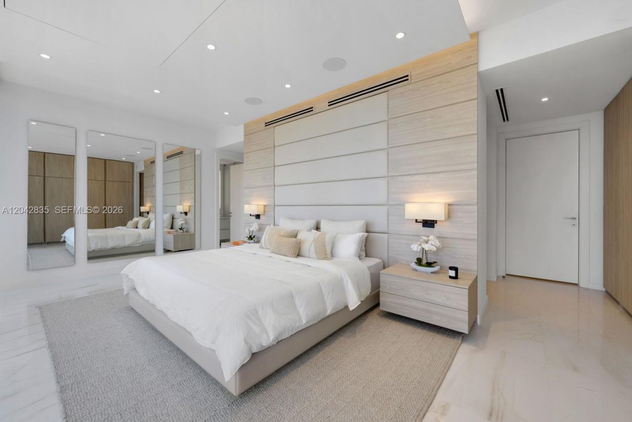300 Biscayne Boulevard Way , Unit 2701, Miami, FL 33131 Photo