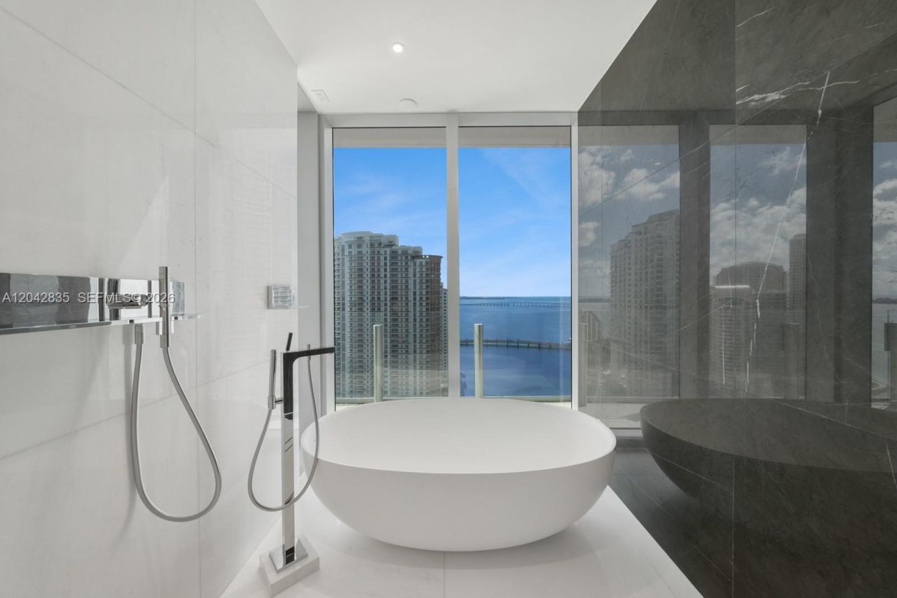 300 Biscayne Boulevard Way , Unit 2701, Miami, FL 33131 Photo