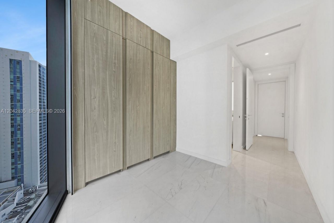 300 Biscayne Boulevard Way , Unit 2701, Miami, FL 33131 Photo